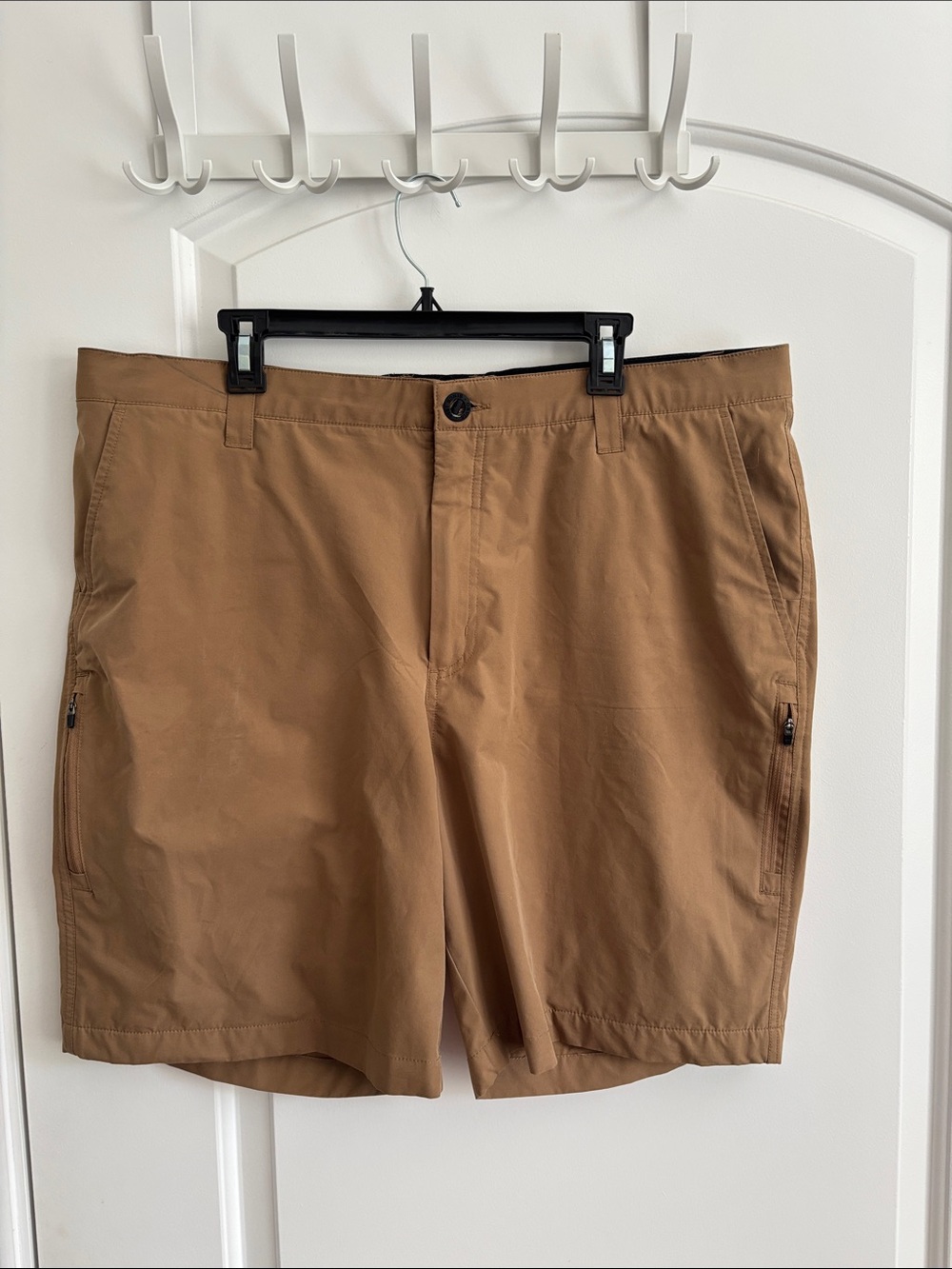 Orvis Men's Tech Shorts Size 40 Tan 4-Way Stretch Zippered Pockets